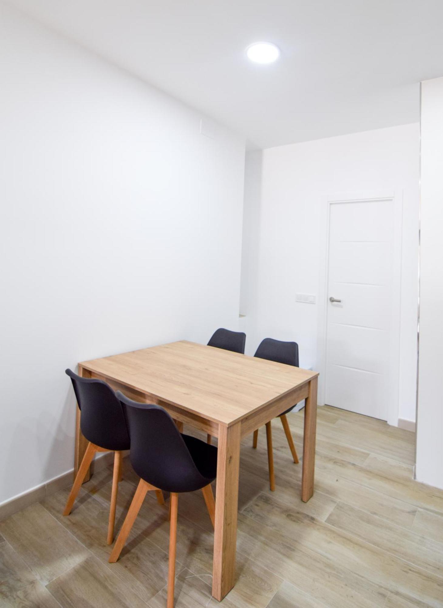 Letplanet Riquelme Apartment Malaga Bagian luar foto